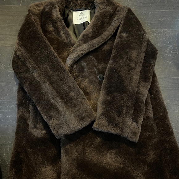 Aritzia Babaton The Teddy Coat in dark brown size 1 jacket winter super cute - Picture 9 of 10
